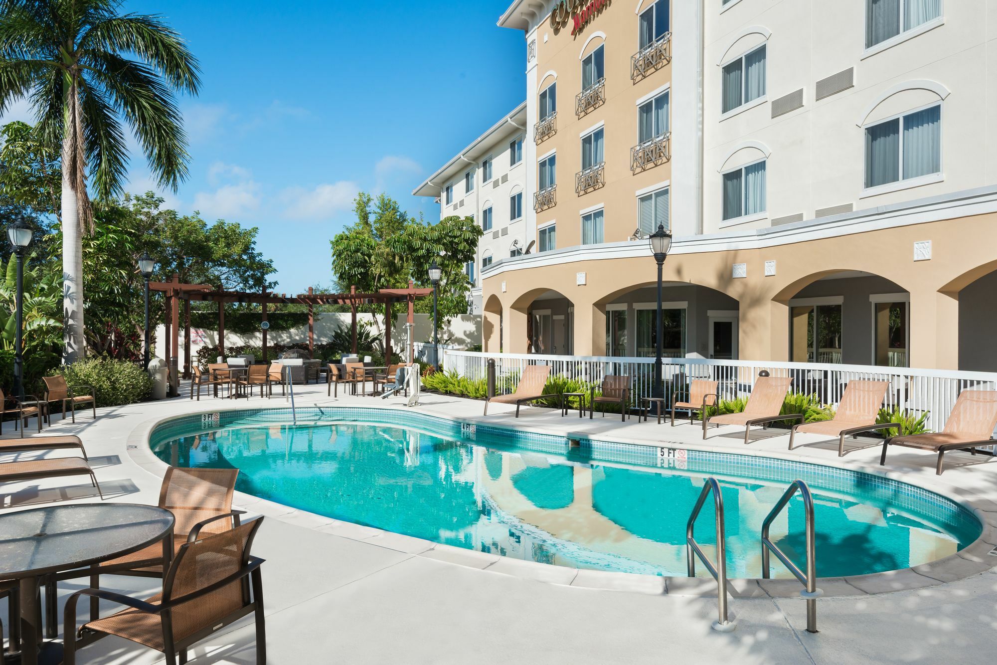 Courtyard By Marriott Fort Myers I 75 Gulf Coast Town Center Hotel Estero Exterior photo